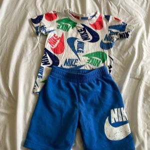 Nike matching short outfit size S /5